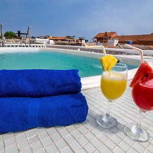 3 Banderas Cartagena (Kolumbien)